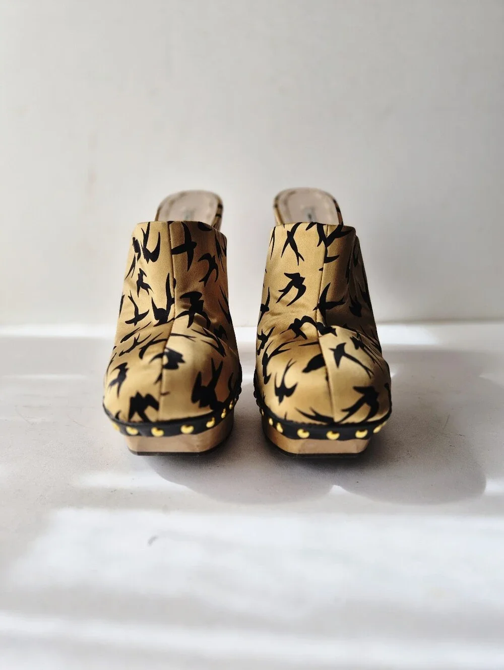 Miu Miu Rare SS10 Swallow Print Studded Wood Clogs Size 42 Twee Core Archival